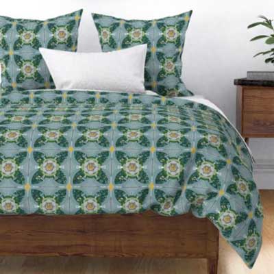 Duvet of green and yellow rose quilt block
