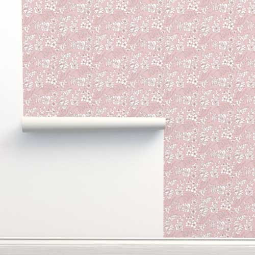 Wallpaper with country floral in pink and white