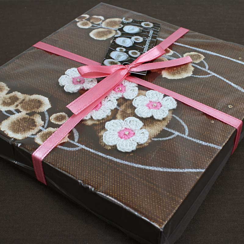 Packaging of mini art brown wildflowers pink